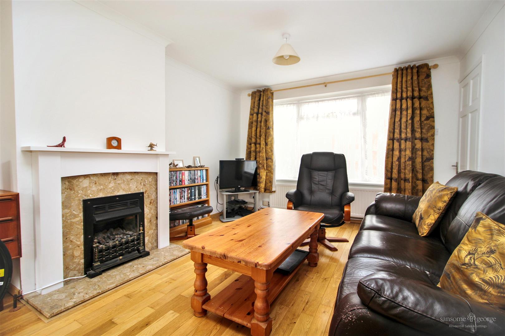3 bed property in Brockley Close, Reading